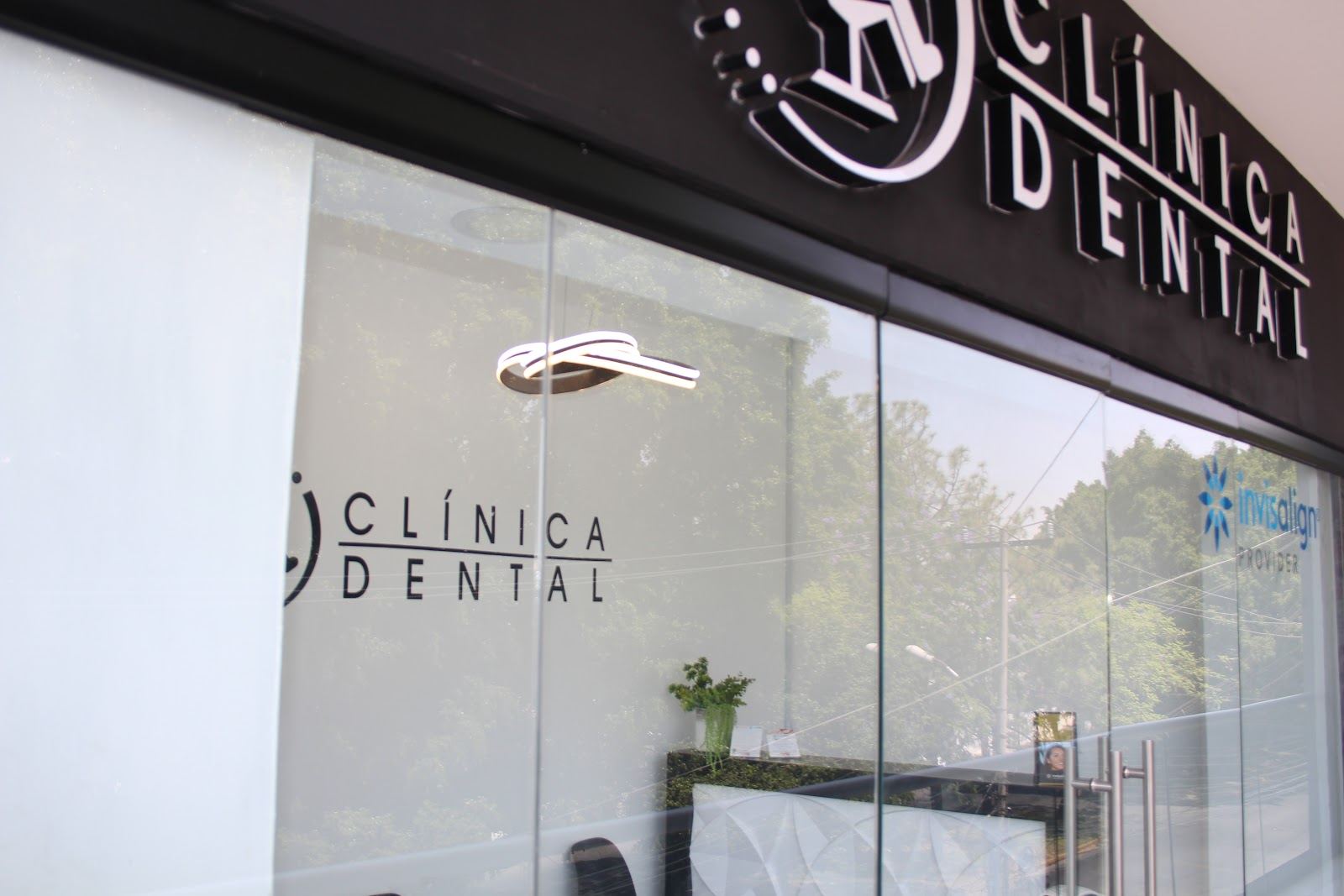 Fachada de Clínica Dental SM